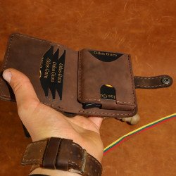 Moderni Lietuviška odinė piniginė su RFID iššokančių kortelių dėklu, su Vyčiu